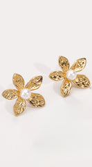 Tina Pearl Metal Floral Stud Earrings - Gold