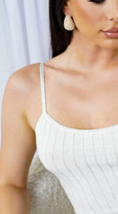 Chic Golden Pearl Earrings - Gold