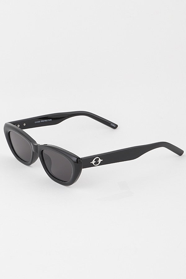 Naya Oval Sunglasses - Black