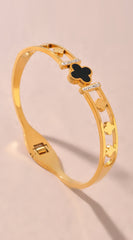 Multi Clover Clasp Bracelet - Gold Black