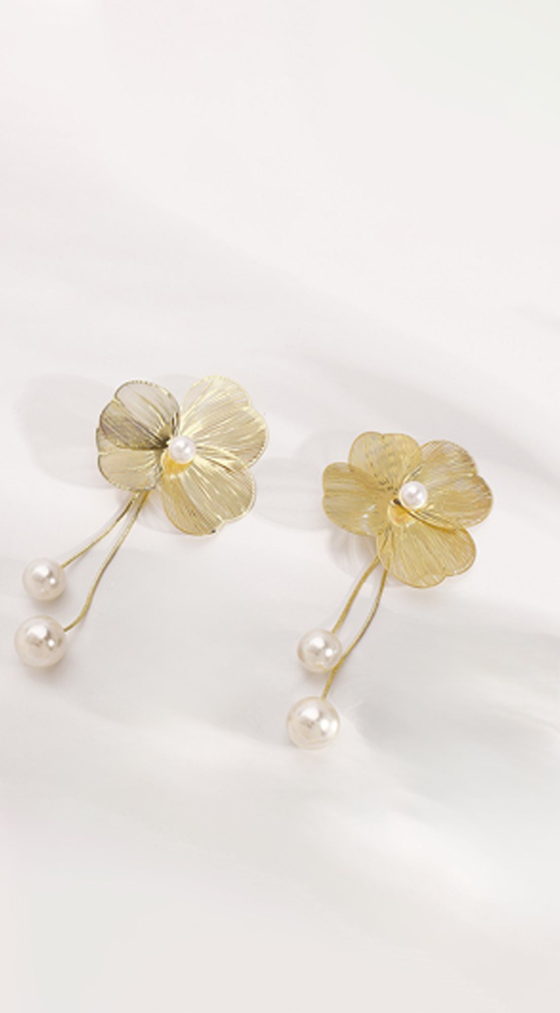 Mia Tassel Pearl Flower Dangle Earrings - Gold