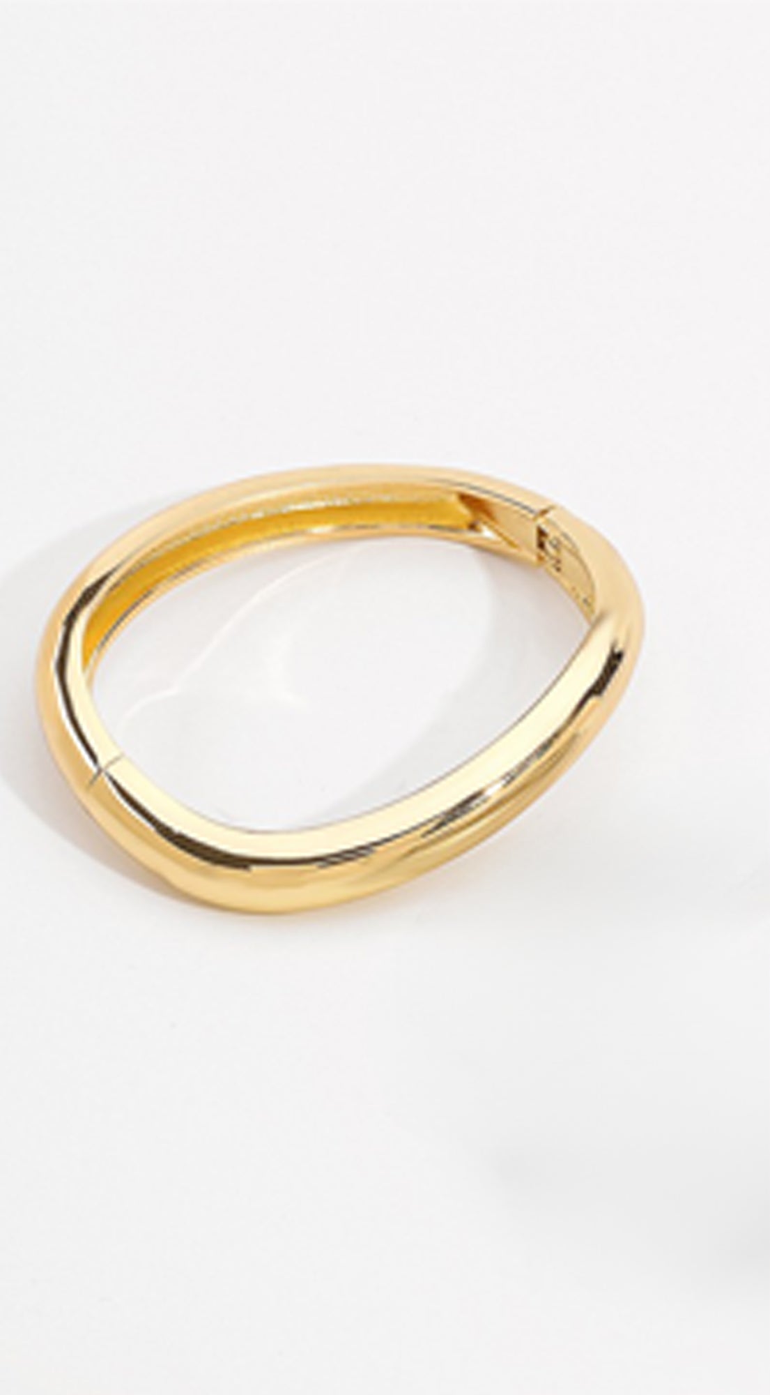 Bea Geometric Chunky Metal Bangle Bracelet - Gold