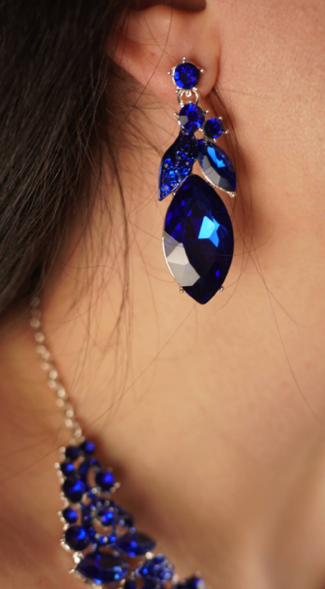 Glimmer Blue Sapphire Leaf Marquise Stone Necklace & Earrings Set