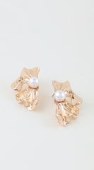 Ripple Pearl Earrings - Gold