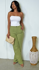 Cora Linen Pants in Green close-up of fabric and construction