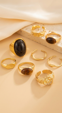 Enduring Lux Retro 8 Piece Rings Set - Gold